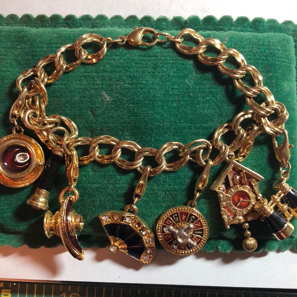 Charm bracelet